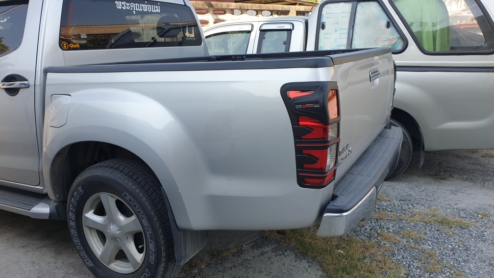 ครอบไฟท้าย อีซูซุ ดีแมคซ์ isuzu d-max all new blue power ออนิว บลูเพาเวอร์ 1.9 2012-2018 สีดำด้าน 4 0729223910ec21d63e8ad683e4b9ba68