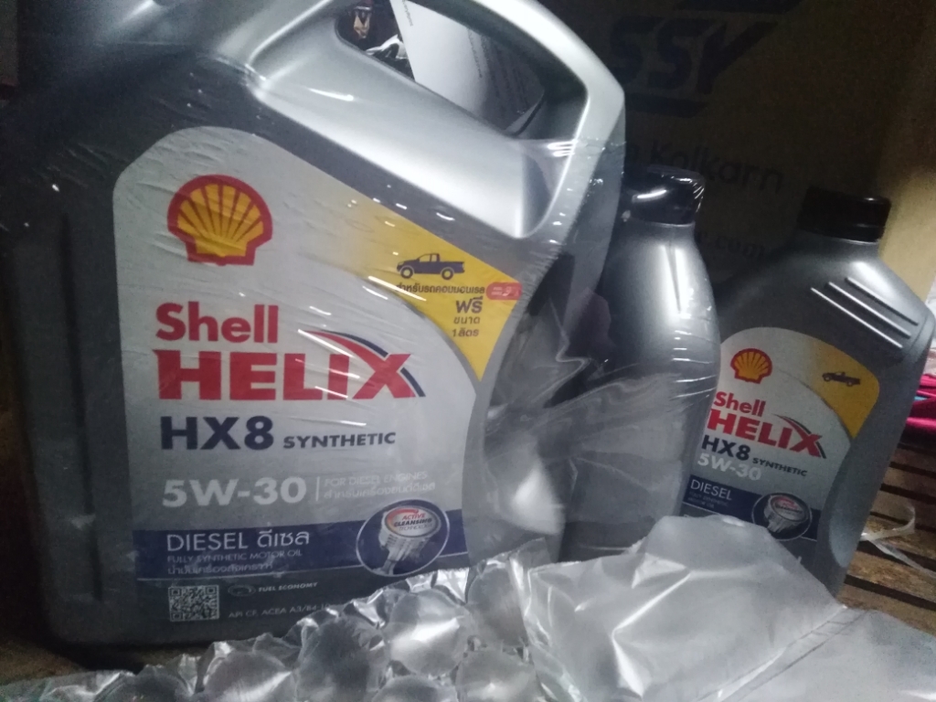 SHELL น้ำมันเครื่อง HELIX ดีเซล HX8 5W30 6 ลิตร + 2 ลิตร 2 22ca65f12212ca44826c822bd3949096