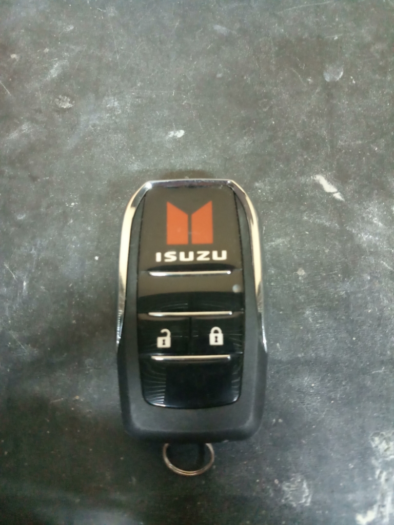 กรอบกุญแจพับ ISUZU D-MAX, MU-X พร้อมโลโก้ ISUZU แดง 7 5a9f3cda5dd6176f783d9fa002819ea9