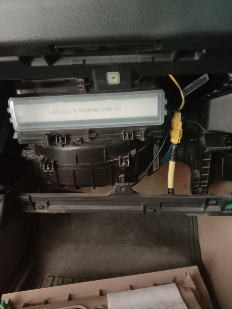 กรองแอร์ Isuzu D-Max all new ปี 2012-2019 พร้อมฝาปิด 4 7a7c2cd457380e322e45264647c8049a