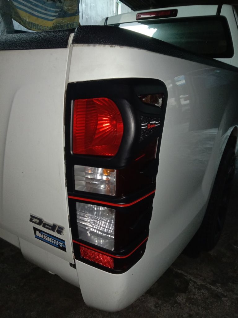 ครอบไฟท้าย อีซูซุ ดีแมคซ์ isuzu d-max all new blue power ออนิว บลูเพาเวอร์ 1.9 2012-2018 สีดำด้าน 5 7b8fb4af4ead282148b404b33482c6b1