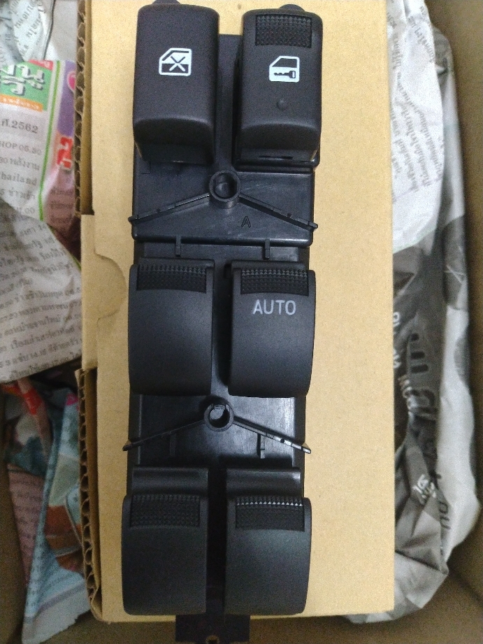 สวิทซ์กระจกไฟฟ้า หน้าขวา ISUZU D-MAX 4 ประตู ปี 2012 , ISUZU MU-X 5 803376f551a89a98c1a586c9c57ad005