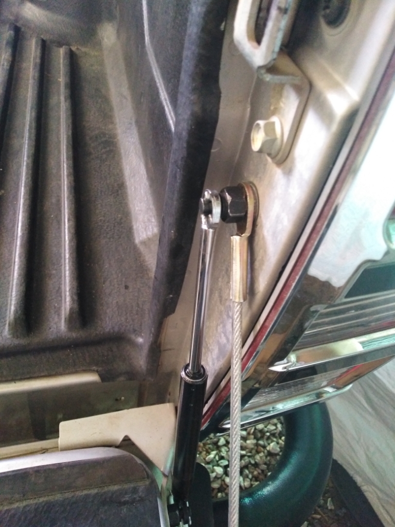 โช้คผ่อนแรงฝาท้าย ช่วยเปิดฝาท้ายแบบสโลว์ ISUZU D-MAX 11 86ae9af747bc0060de835fb1fc43eae7