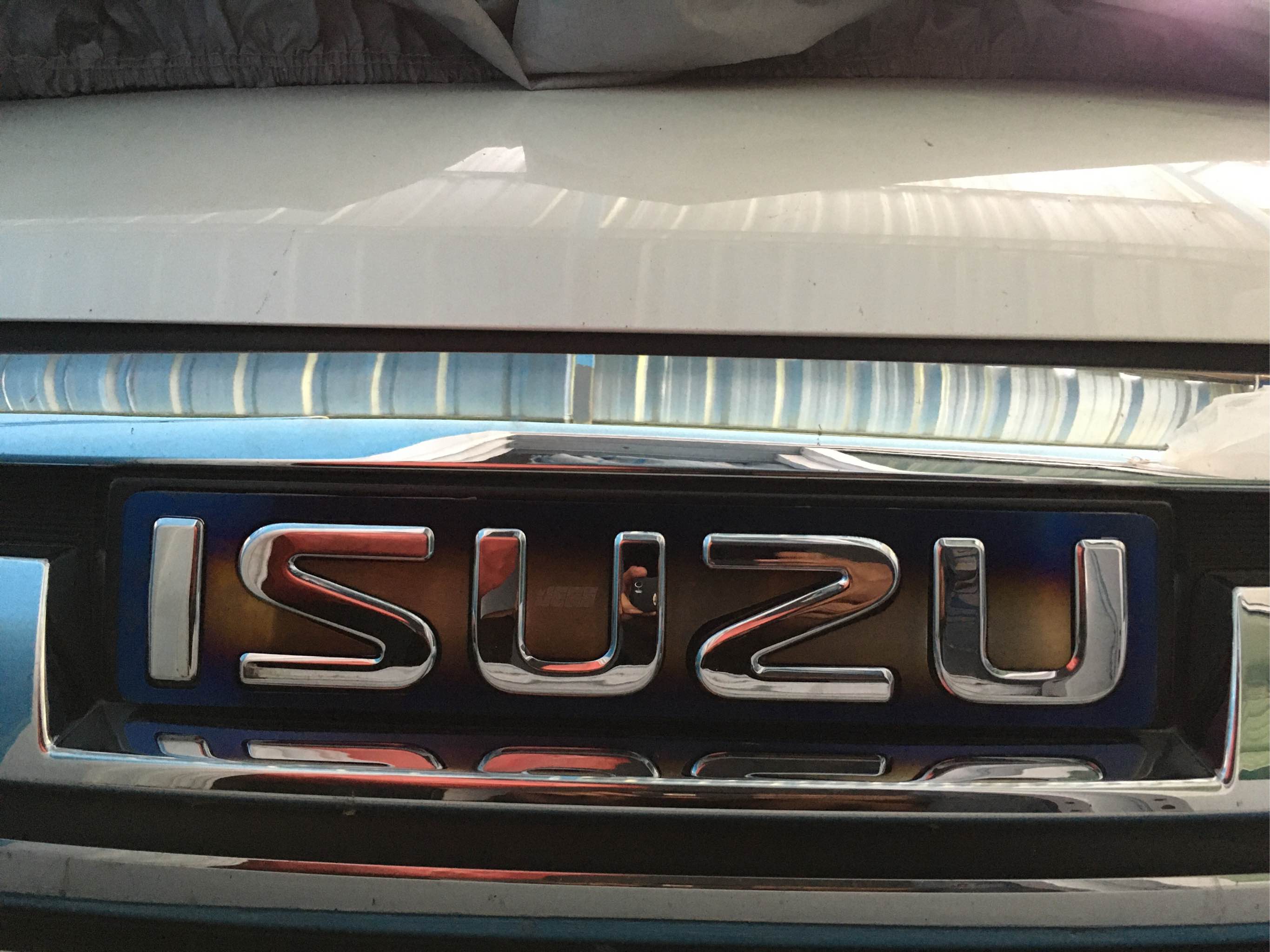 เพลทครอบโลโก้อีซูซุ All new ISUZU D-MAX, ISUZU MU-X สีไทเทเนียม 7 ad93d9f0eddab83ff7e5b0bbf2458c39