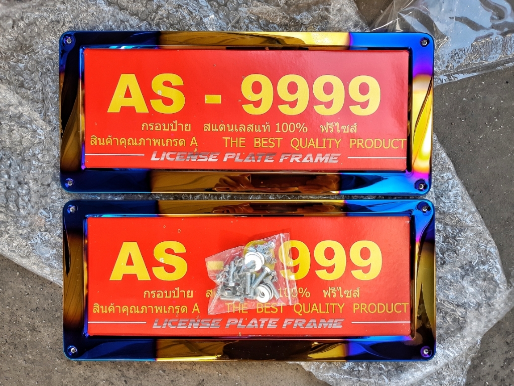 กรอบป้ายไทเท งานไดรสีทองสลับน้ำเงิน 1 ชุดมี 2 ชิ้น หน้าหลัง 4 e3e5b8f3e5c331bb145b7bc8f0cd44a2