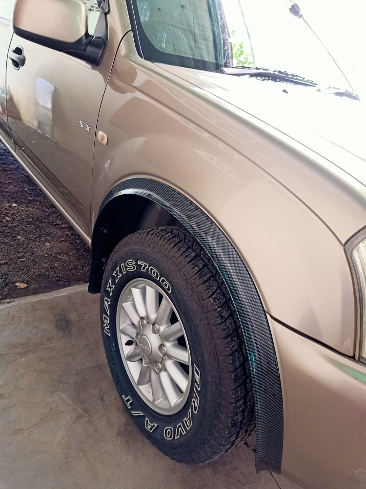 คิ้วยาง ซุ้มล้อ ยาว 1.5 เมตร หนา 35 มม. สีเคปล่า ฟรี ไฟเส้นแต่งคอนโซล 3 ea7069528636984e15d20dcddaf32b46