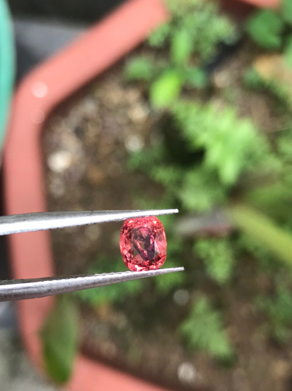 Mặt đá tự nhiên Spinel Lục Yên