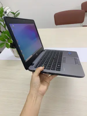 HP Elitebook 820G2 i7 5600U.