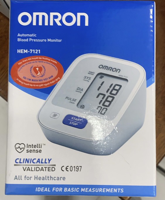 Máy đo huyết áp và nhịp tim bắp tay Omrom HEM- 7121