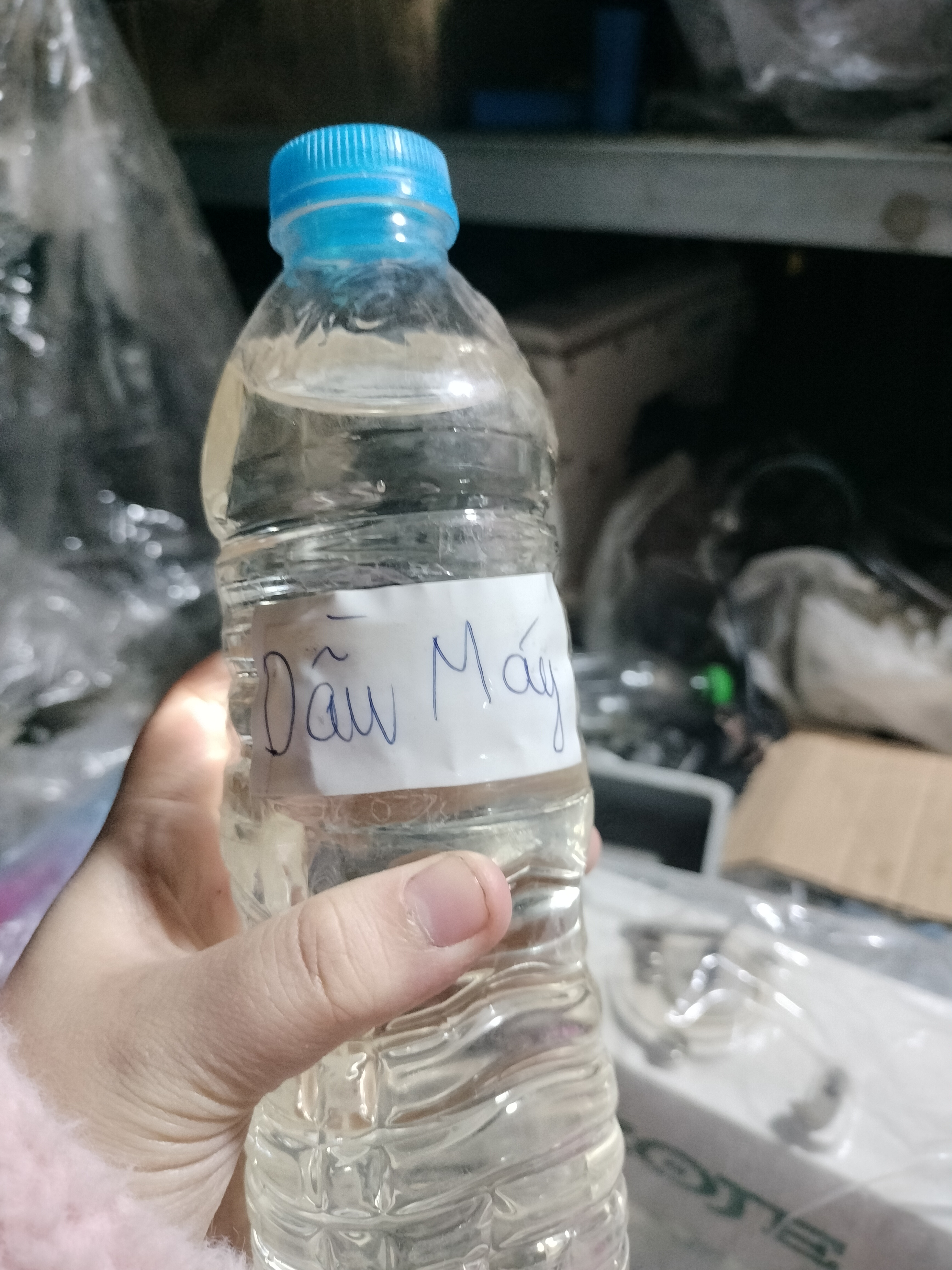 Dầu máy khâu, dầu tra tông đơ, ổ khoá ,quạt điện,quét lồng chim....vv,