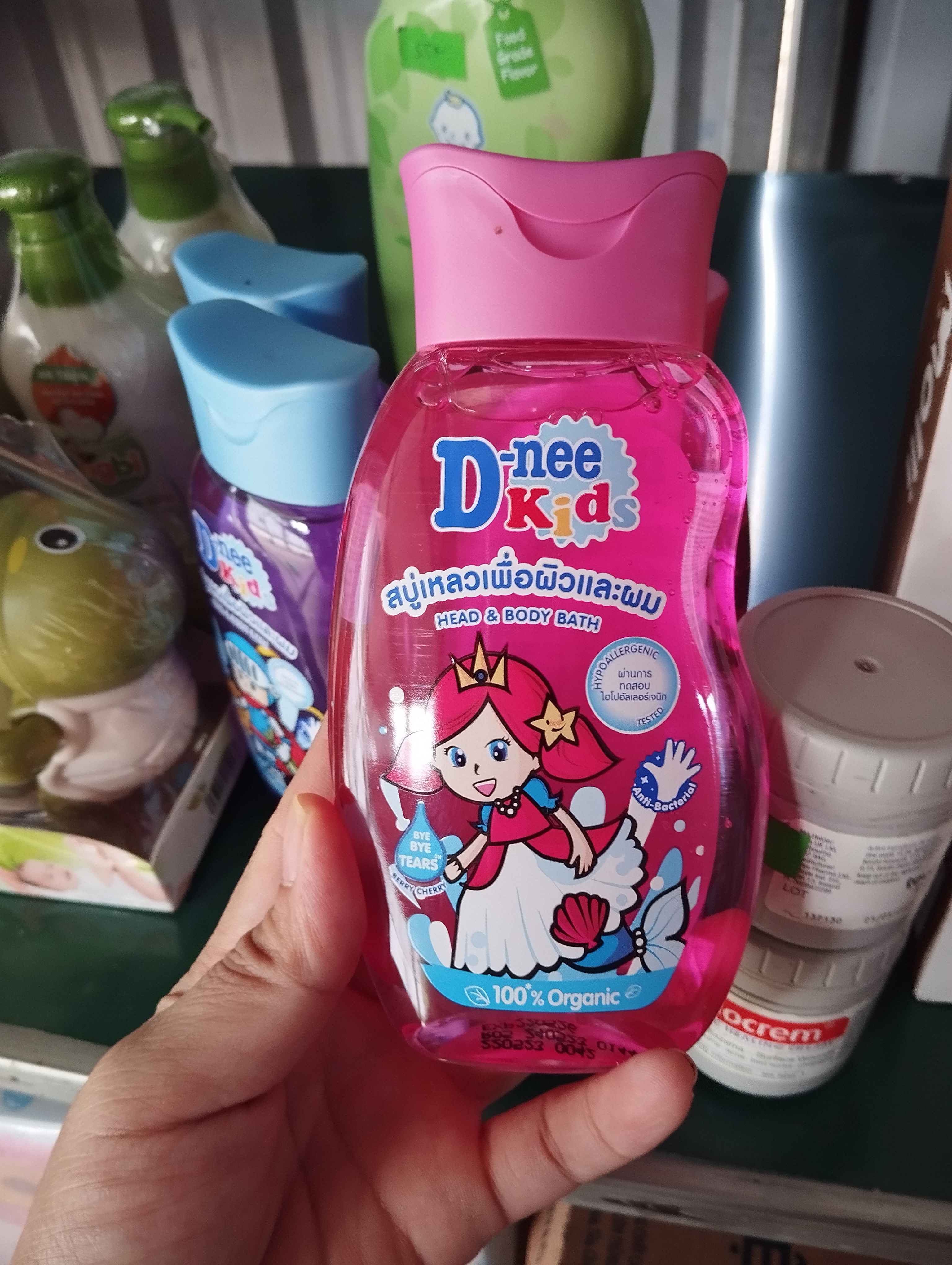 Sữa tắm gội cho trẻ Dnee kids