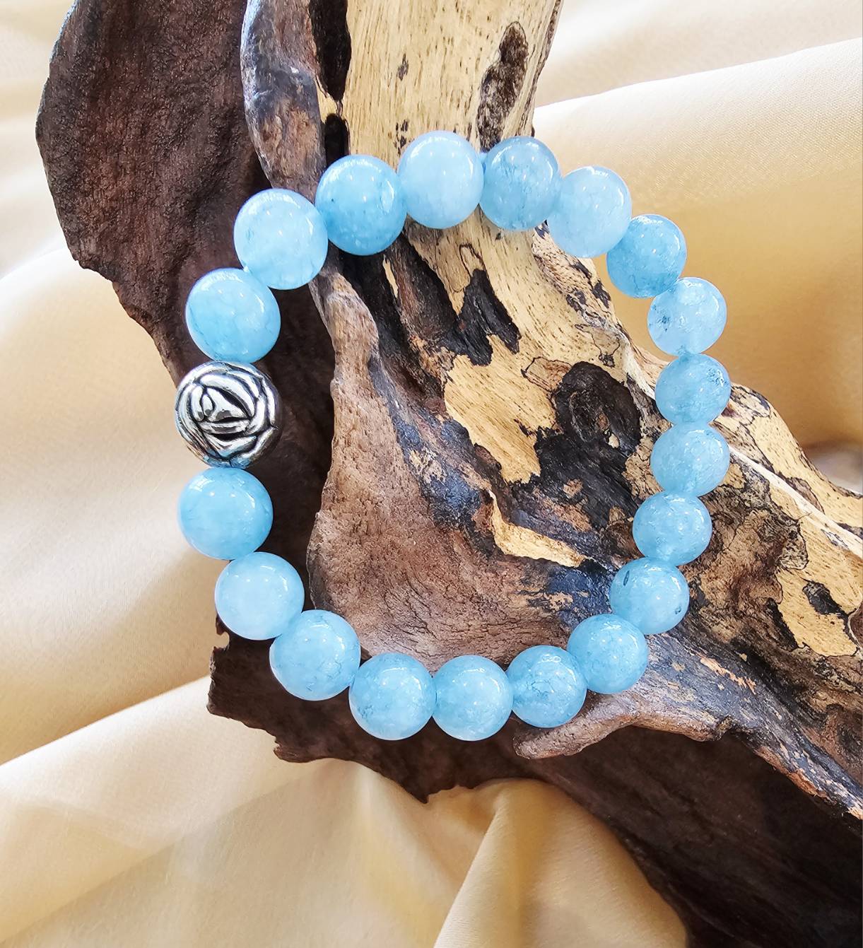 สร้อยข้อมือหินมงคล อความารีน (Aquamarine)
ขนาดหินไซด์ 8 มิล
ขนาดข้อมือ 15.5 ซม.