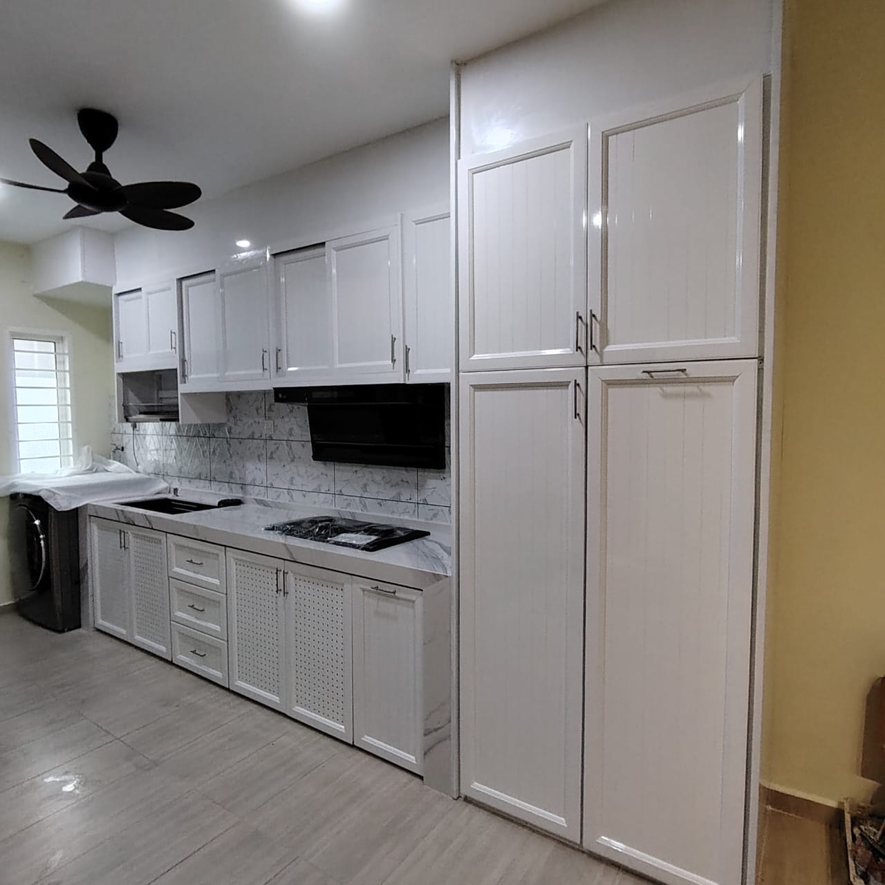 Aluminium kitchen cabinet
