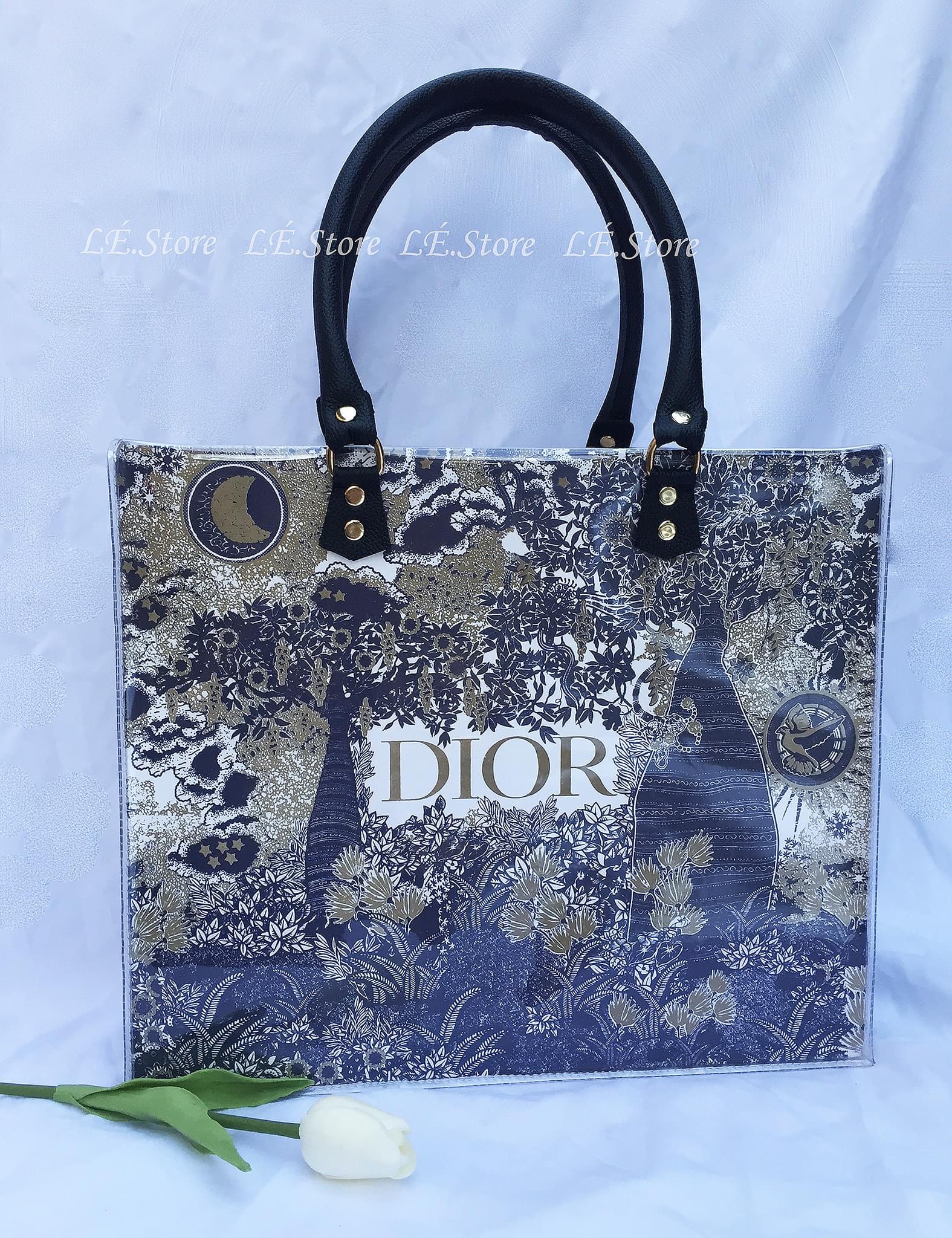 Túi giấy hãng custom hoạ tiết xanh size32/42