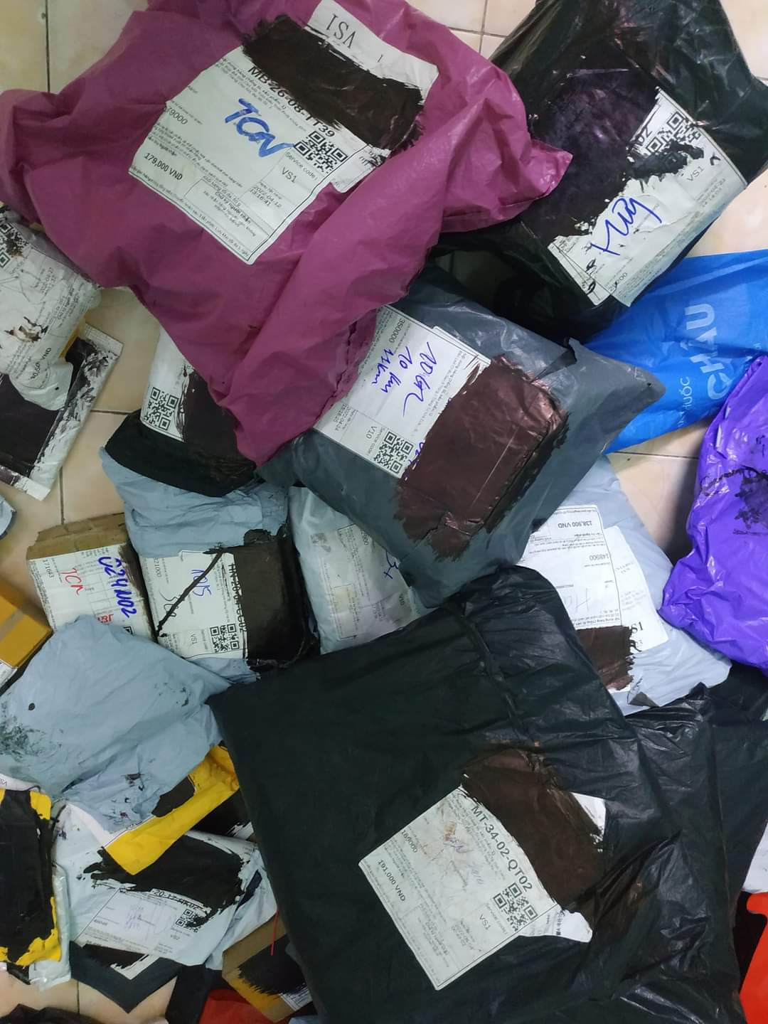 Kiện bom quốc tế