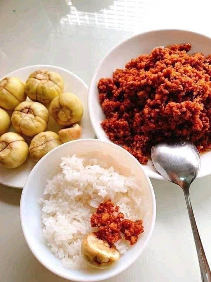 Thịt trưng mắm tép Hà Nội