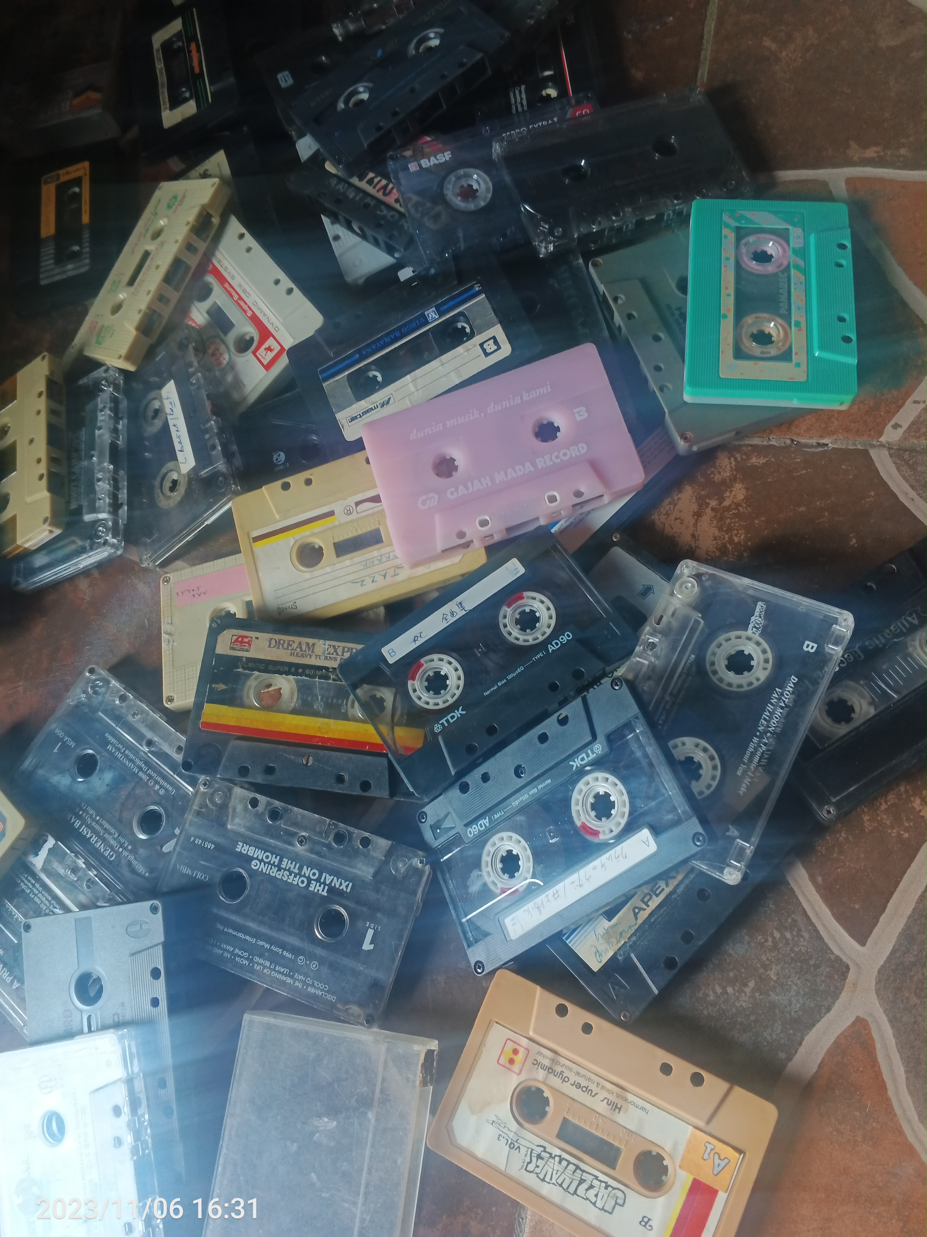 KASET RADIO TAPE PITA LAWAS TANPA SAMPUL DAN MIKA