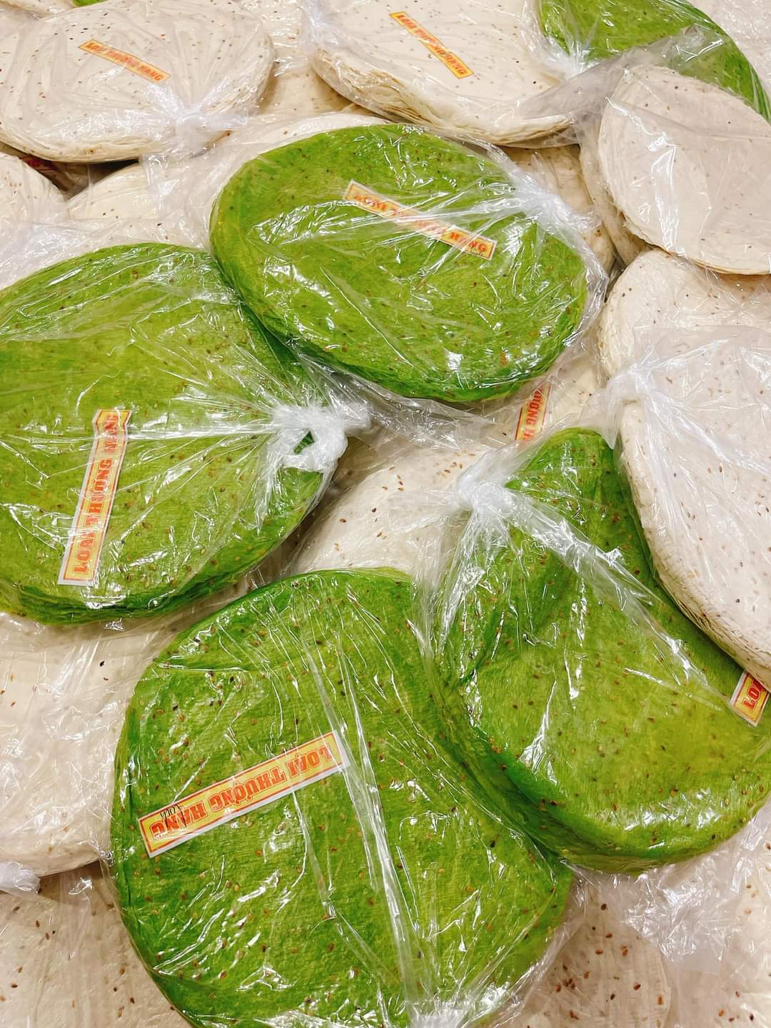 Bánh tráng sữa+ lá dứa