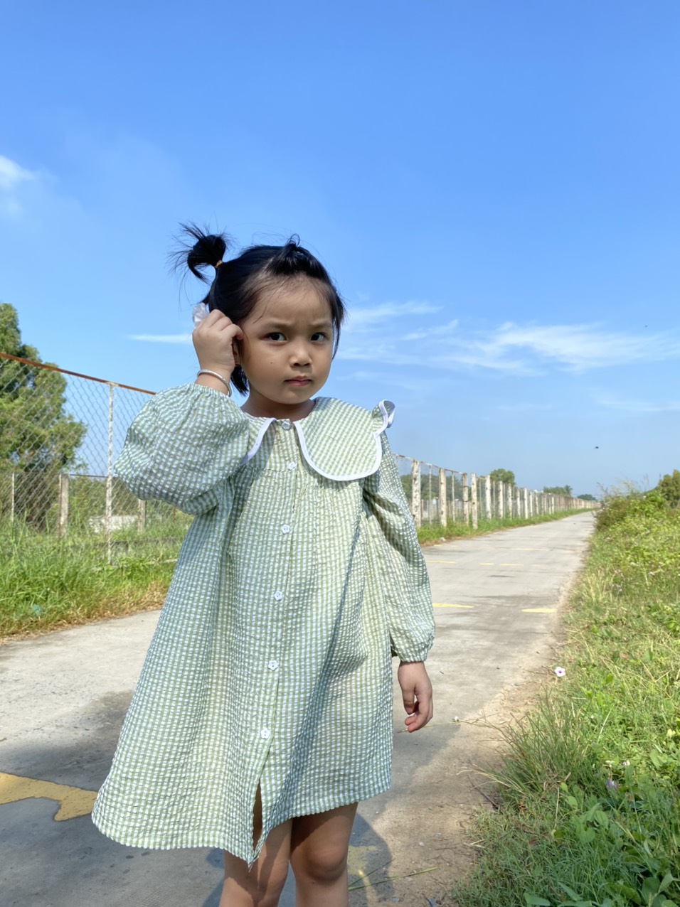 Đầm caro 3 màu bee bee kid thỏa mái nhẹ nhàng