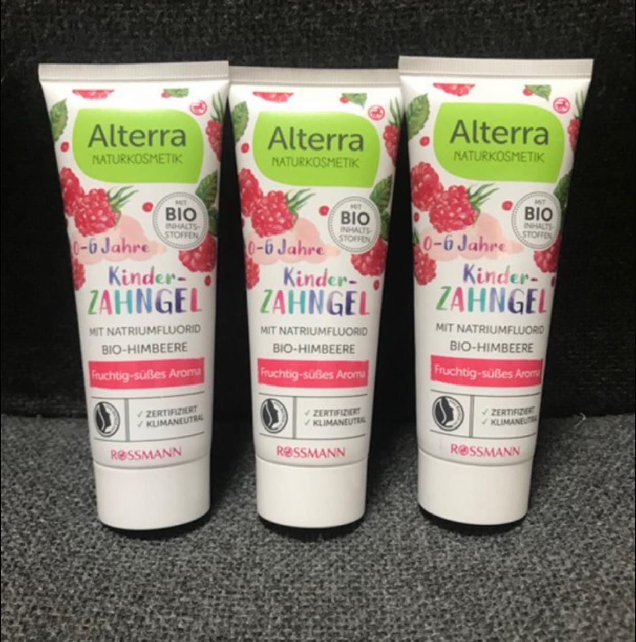 Kem đánh răng hữu cơ Alterra mâm xôi nội địa Đức cho trẻ từ 0-6 tuổi có thể nuốt được 75ml