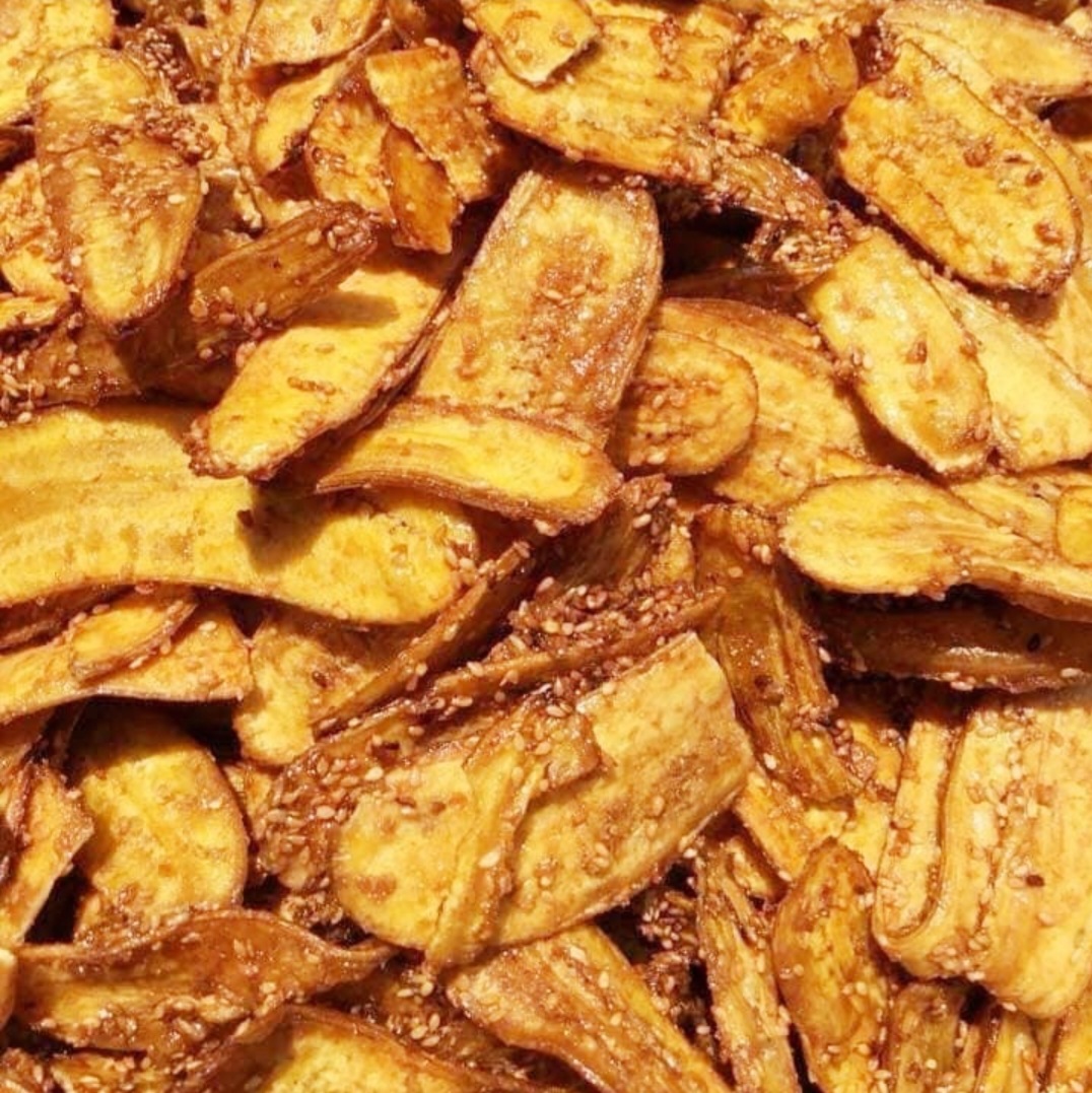 Chuối sấy mè