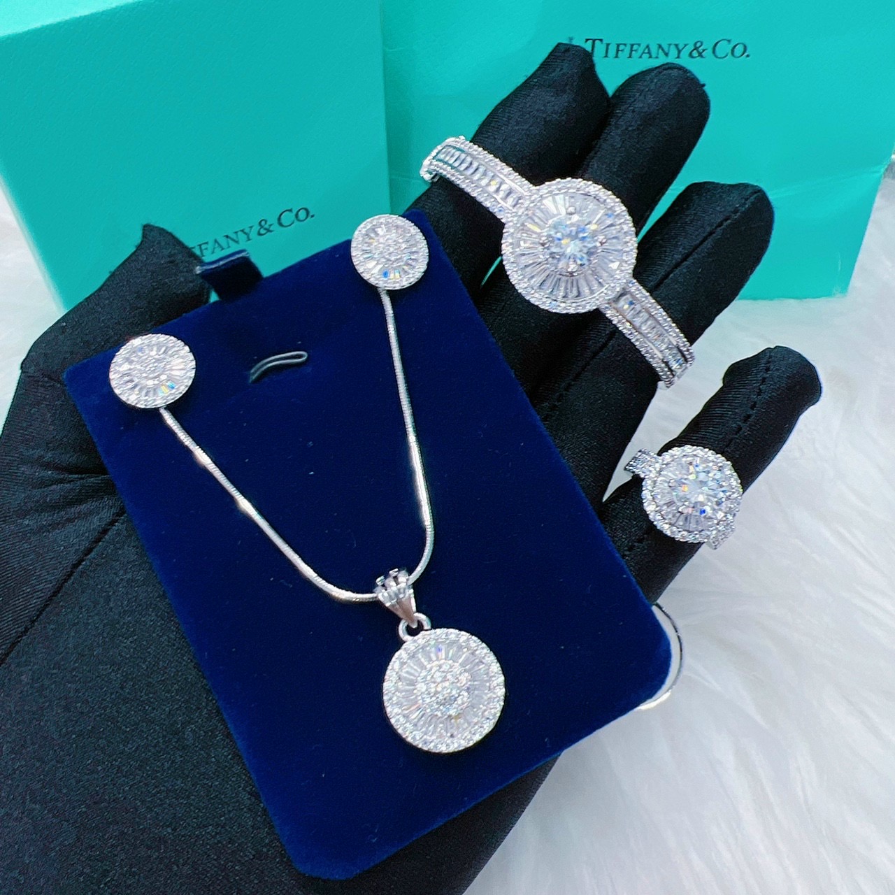 Vòng bộ tròn bagguet sáng đẹp