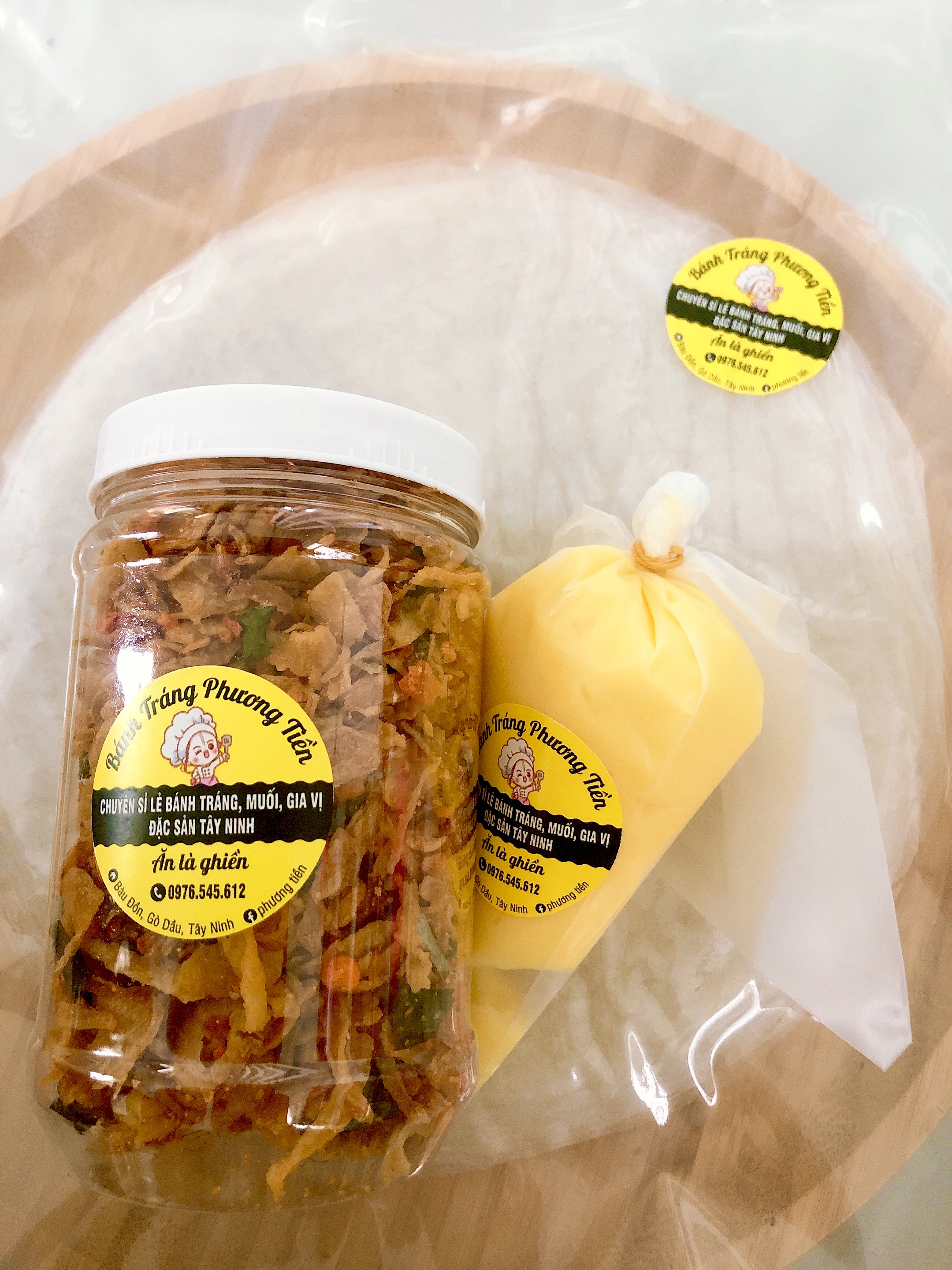 Bánh tráng phơi sương
200g bánh tráng phơi sương
200g muối tép hành phi
100 bơ