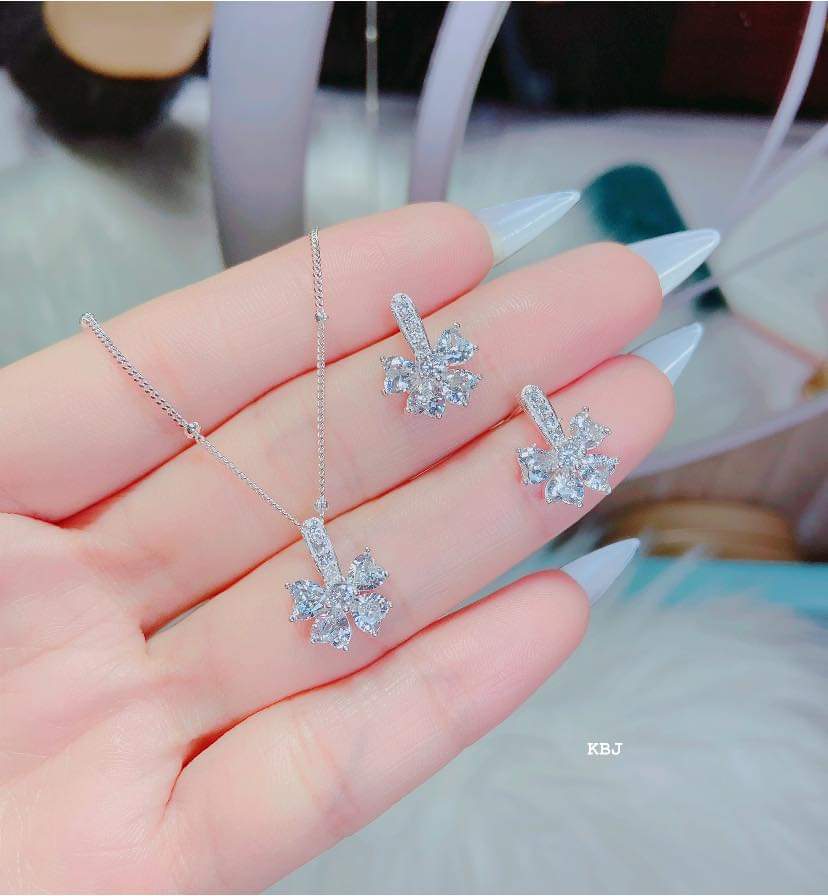 Vòng cổ Bạc s925 vỏ 4 lá may mắn