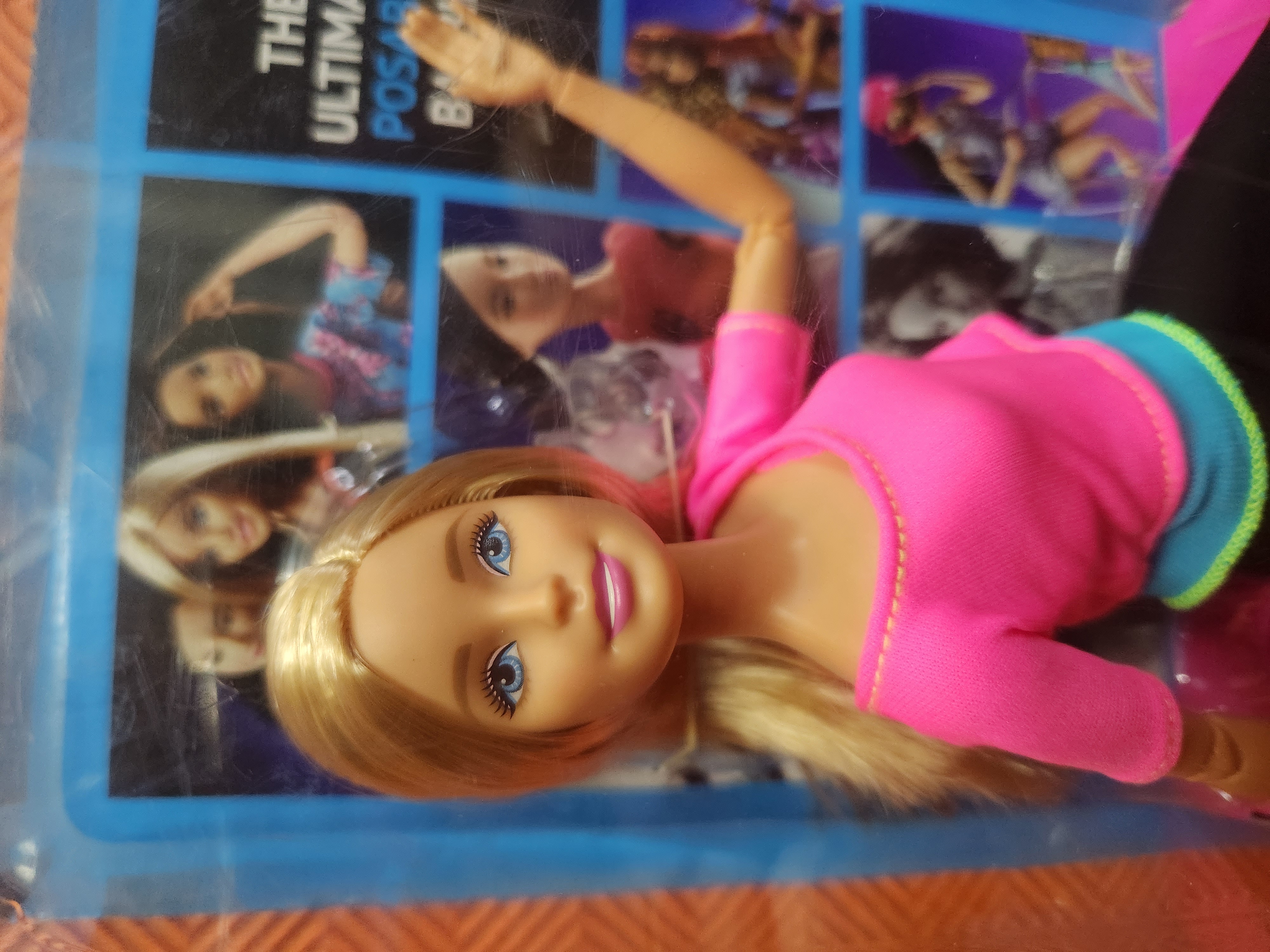 Đồ chơi búp bê Barbie Yoga tóc vàng