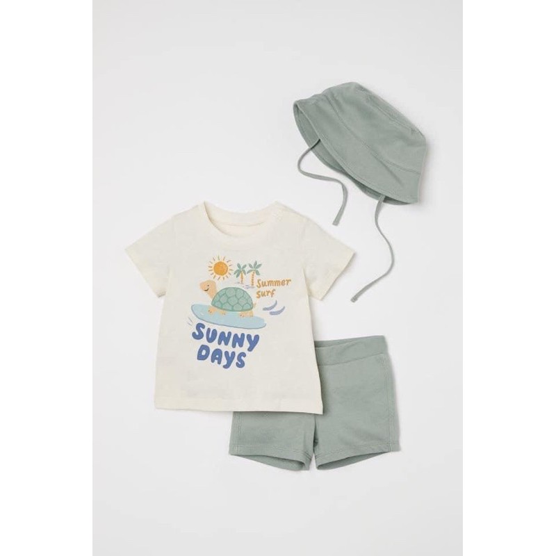 MH BỘ ĐÙI QUẦN XANH ÁO TRẮNG IN CHỮ SUNNY DAY CHO BT