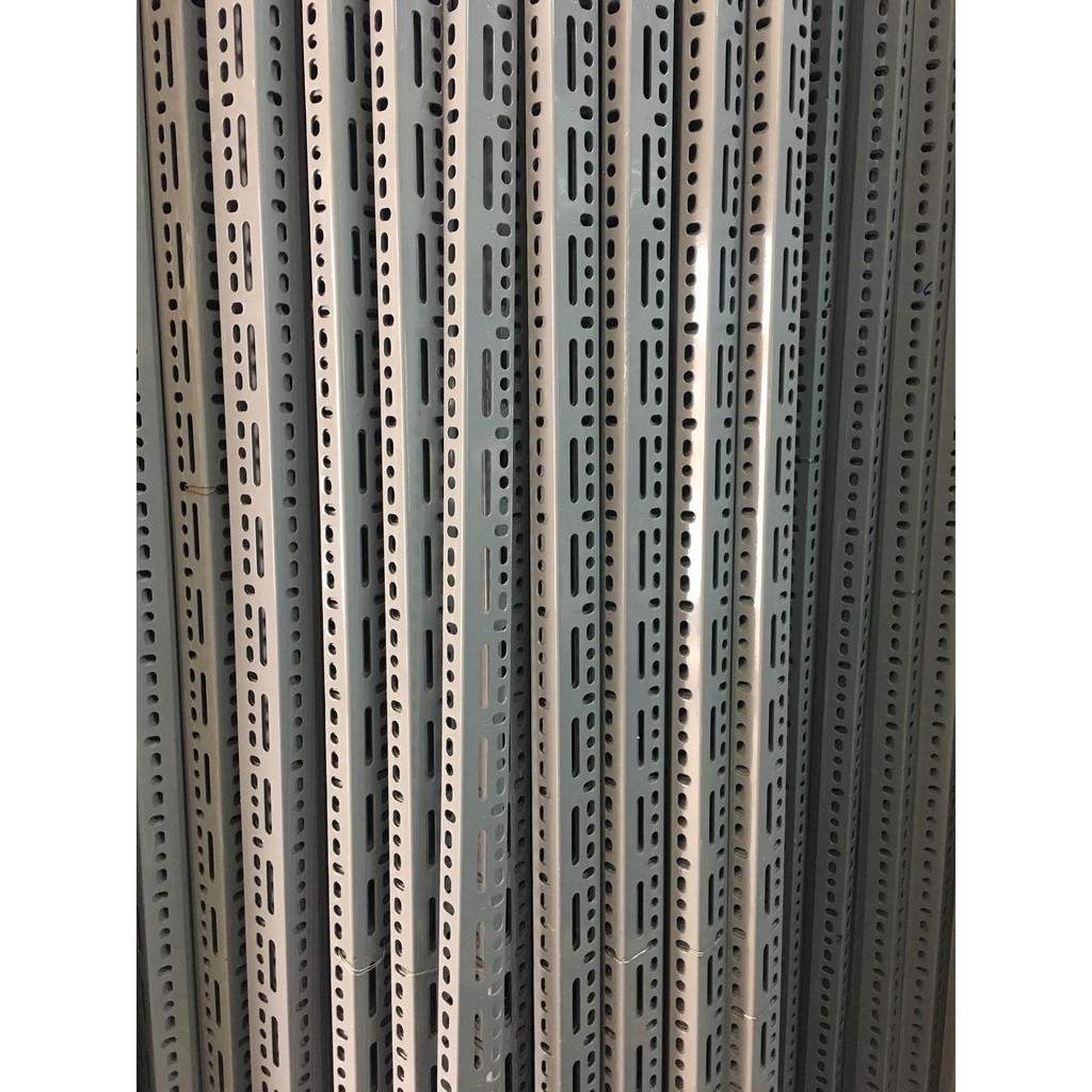 Thanh sắt v lỗ v3x5cm dài 60cm