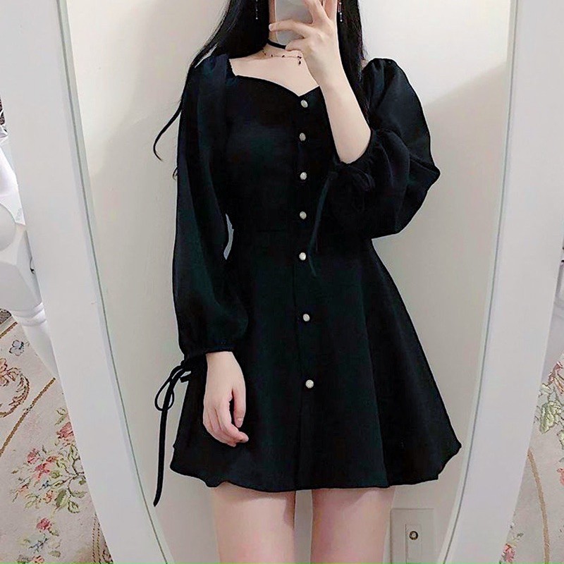 Đầm đen nút tròn tay dài