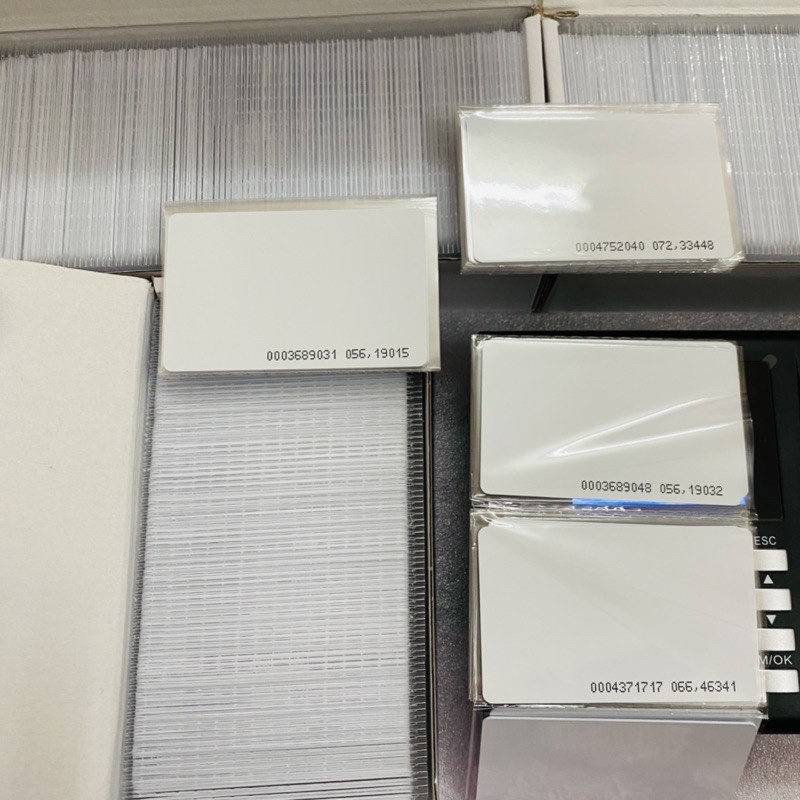 Thẻ từ rfid tần số 125khz màu trắng