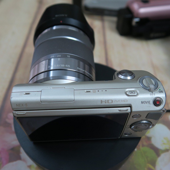 Máy ảnh Sony Nex 5 kèm ống kính 18-55