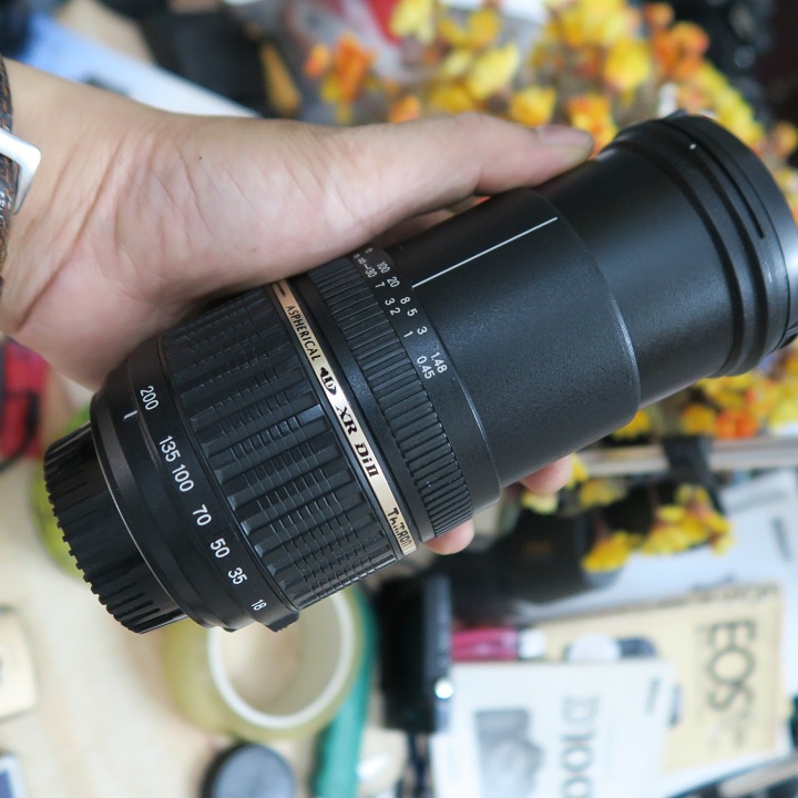 Ống kính Tamron 18-200 f3.5-5.6 dùng cho máy ảnh Nikon