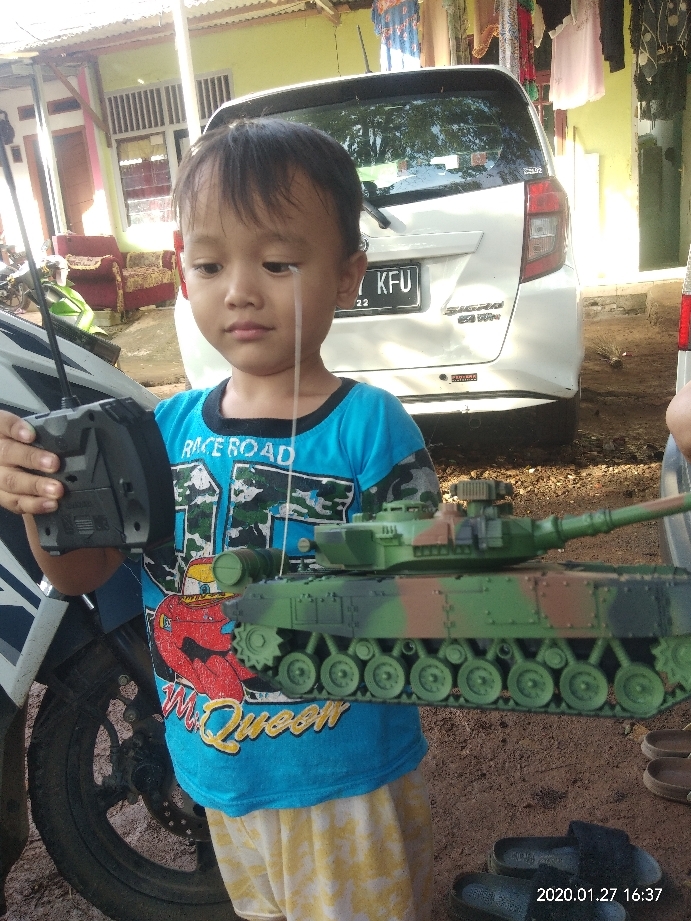 Mainan Anak Rc Tank Remote Control Tank Mobil Remot Baterai Cas Charge Lazada Indonesia