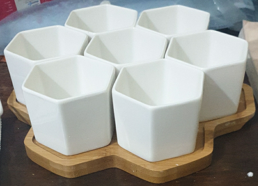  Set Of Decorative Geometry Hexagon White Ceramic Succulent Plant Pot Porcelain Flower Pot Home Decor(7 Pots+1 Tray)