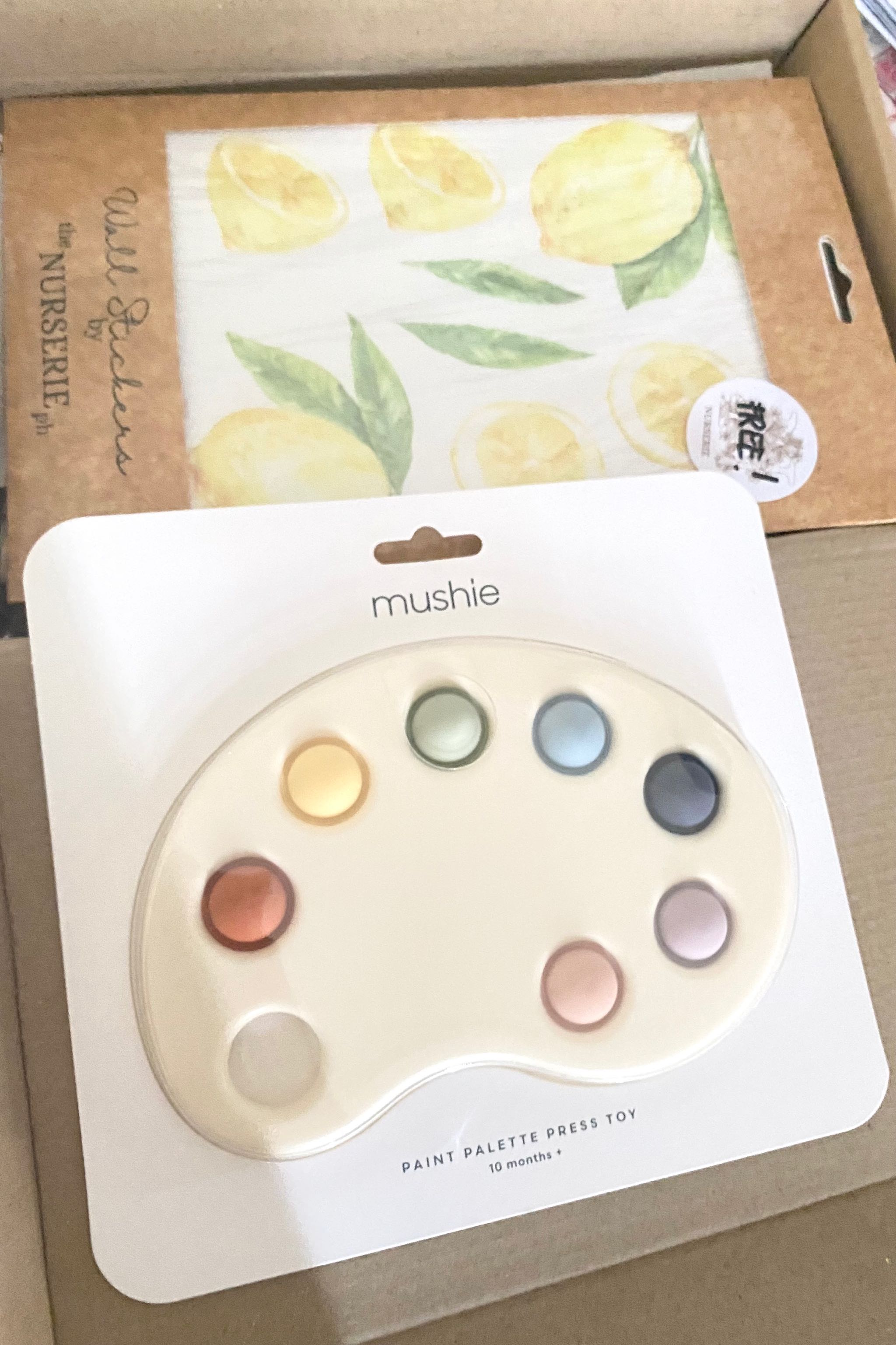 Mushie Paint Palette Press Toy