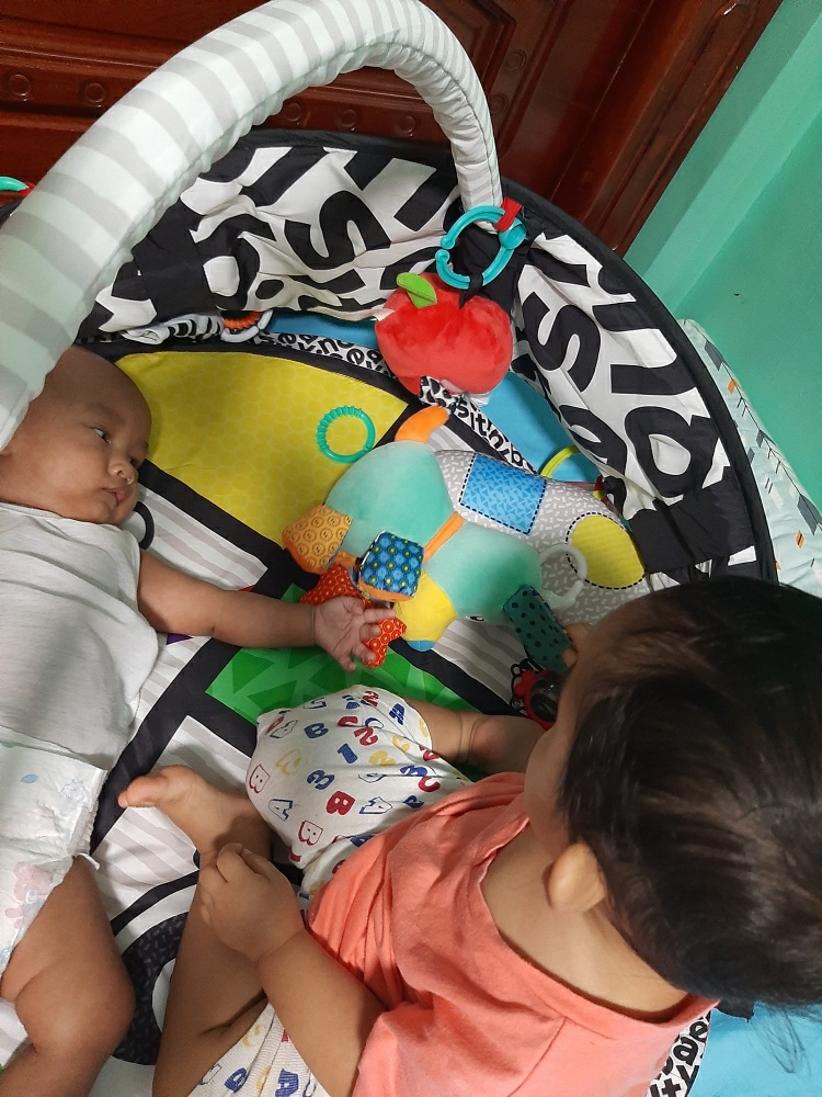 baby einstein play mat bold new world