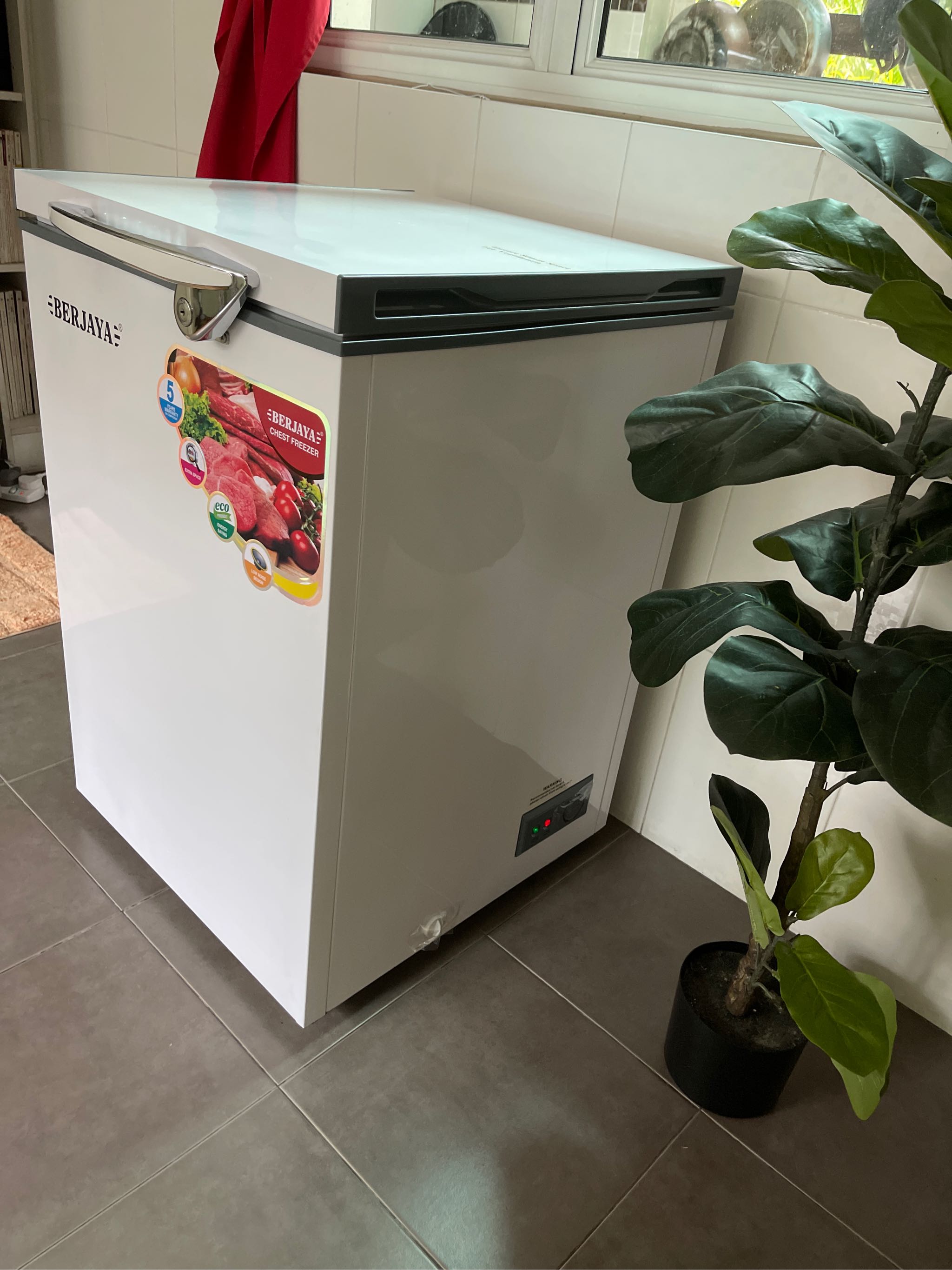 berjaya chest freezer 130l