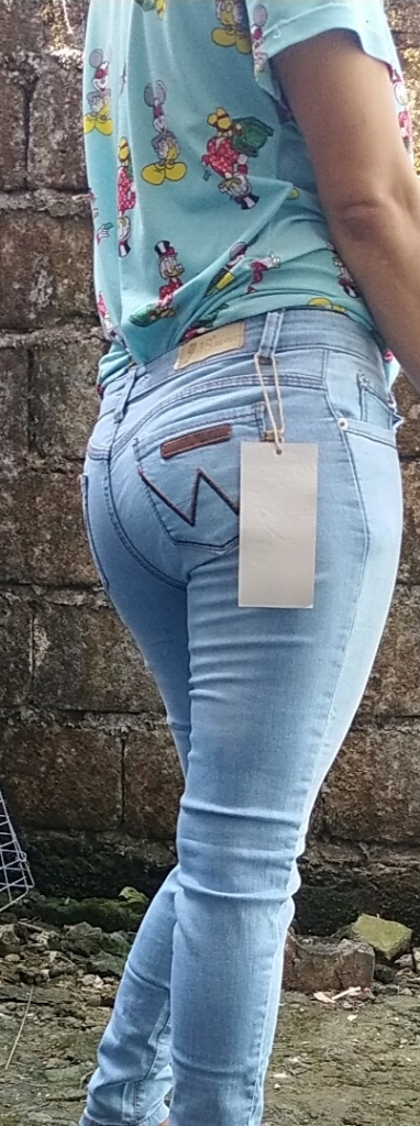 VPL IN JEANS