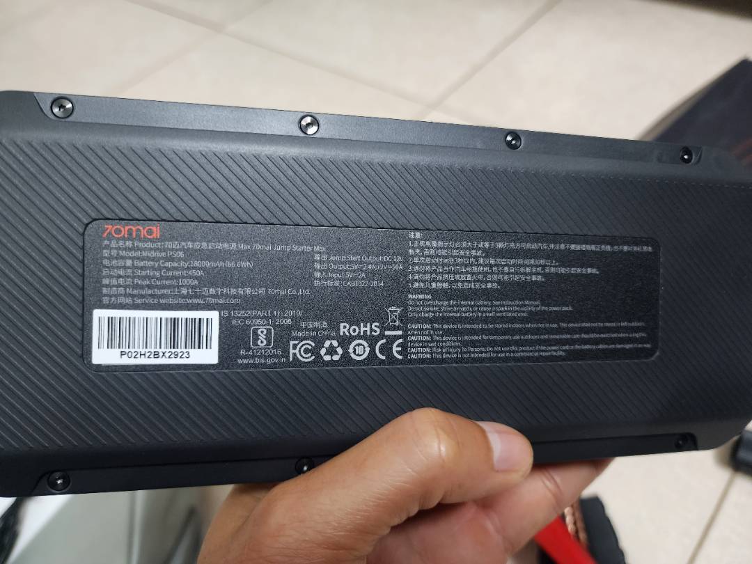 Bộ kích điện bình ắc quy xe ô tô Xiaomi 70mai Midrive PS01/PS06 thiết kế nhỏ gọn, pin trâu, tích hợp đèn pin chiếu sáng cung cấp điện và kích sống nhanh -
