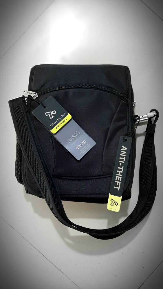 Travelon Anti-Theft RFID Protected 