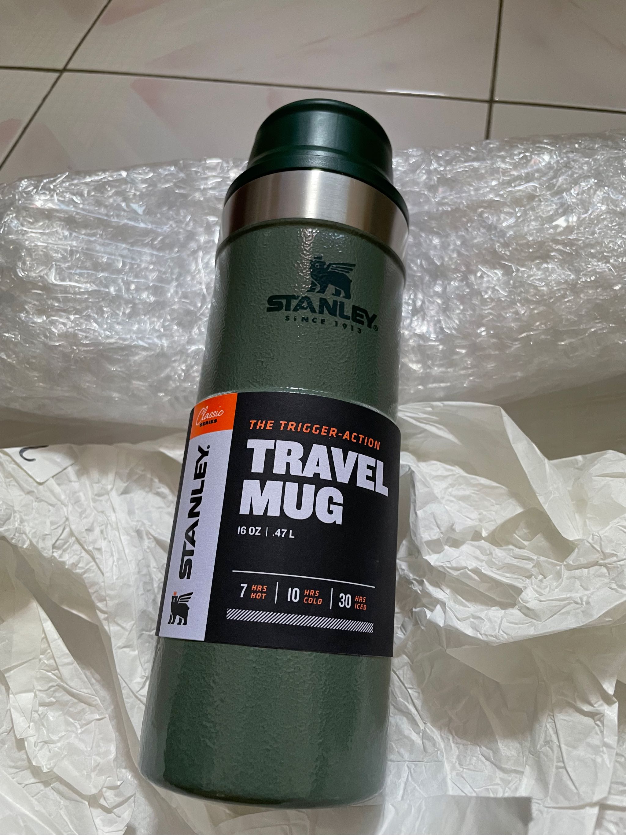 Stanley classic trigger-action travel mug nightfall 0,47 liters