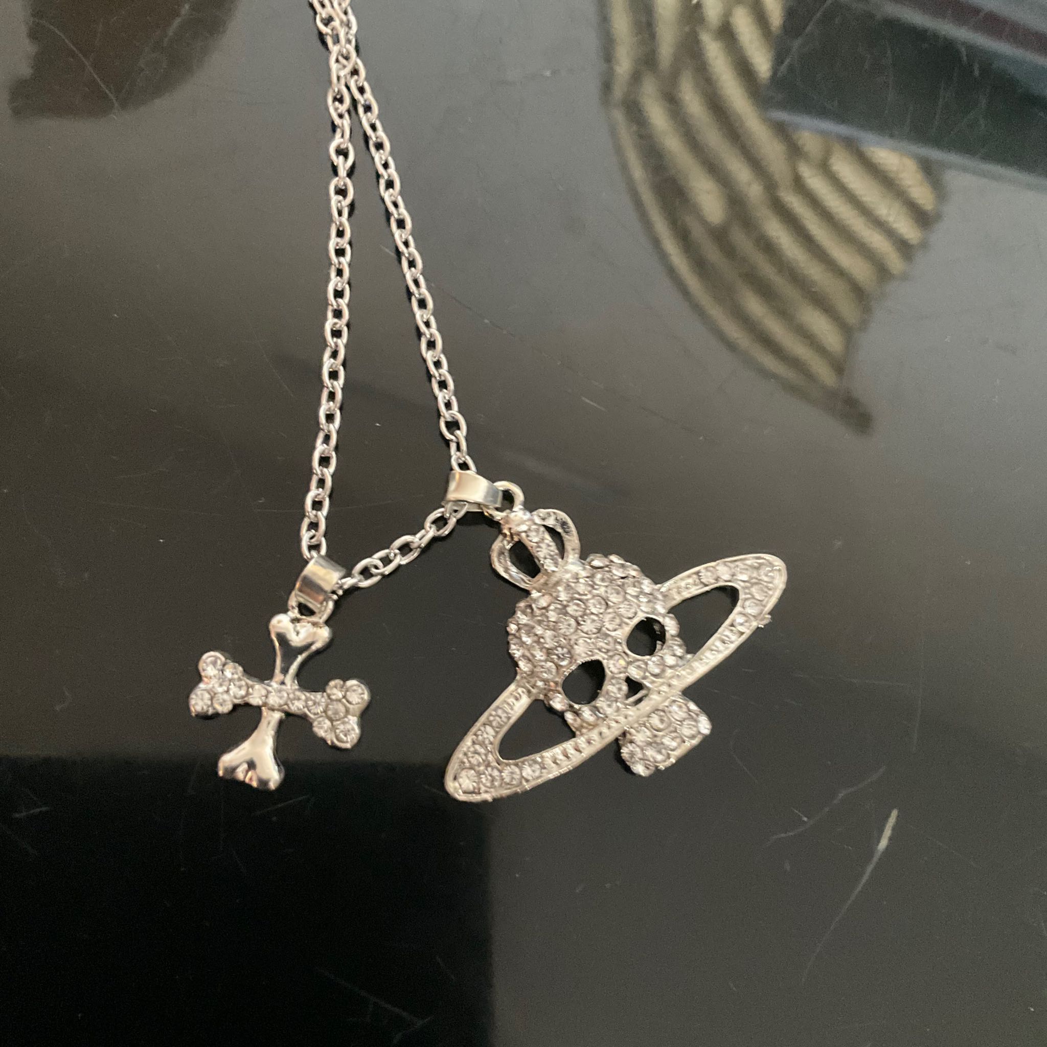 Aggregate 145+ skull saturn necklace best - songngunhatanh.edu.vn