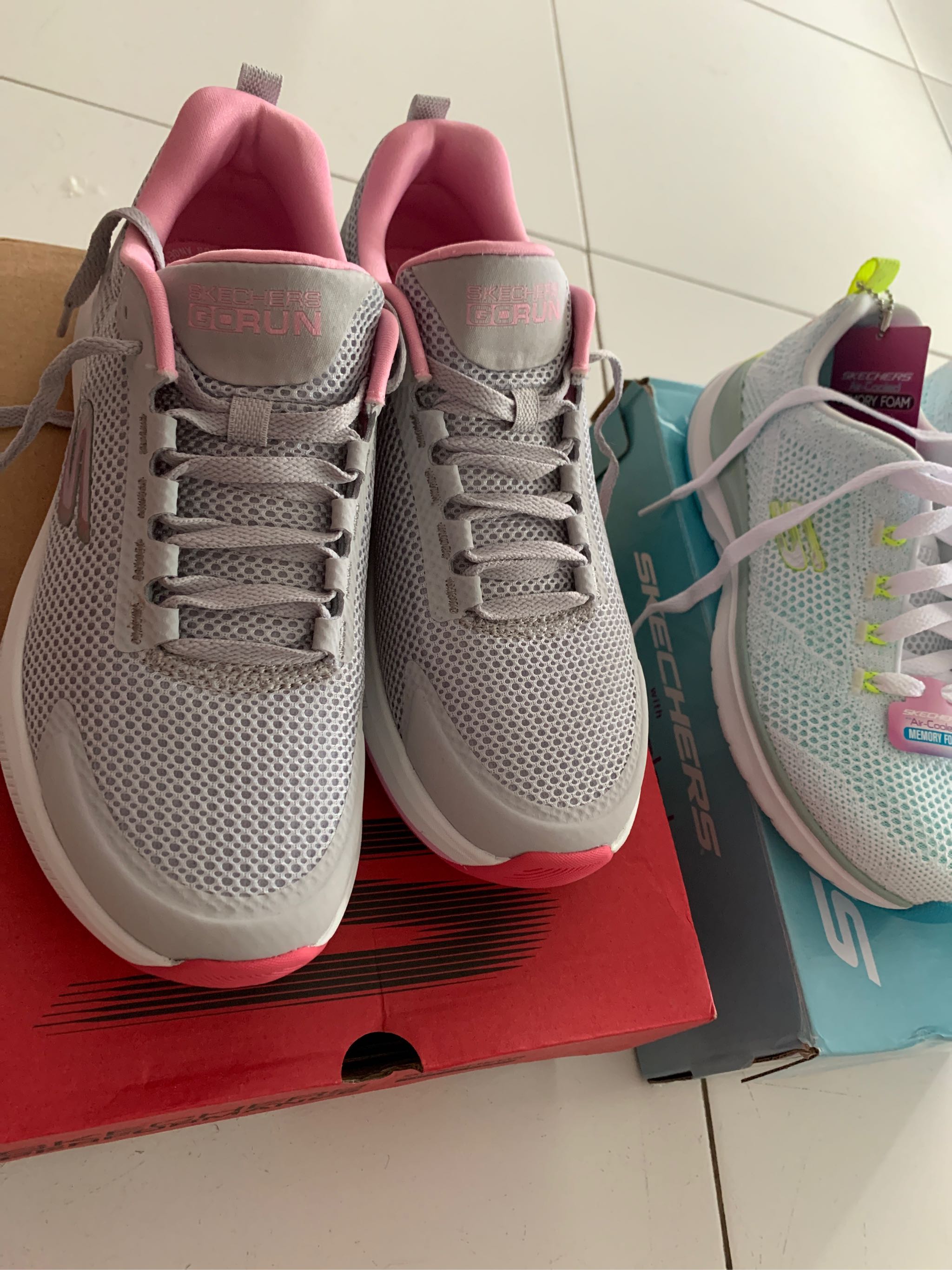 skechers 128077