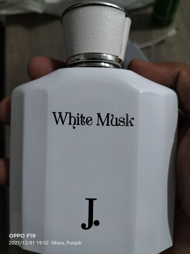 junaid jamshed white musk