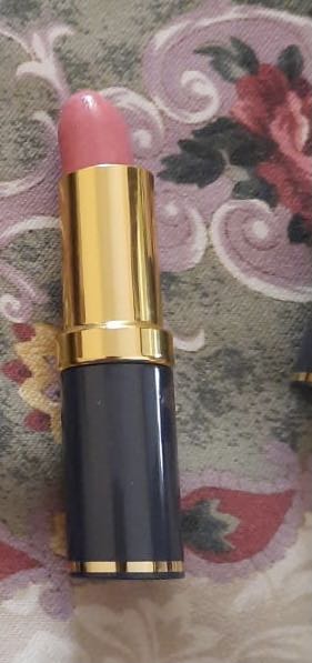 medora 216 lipstick