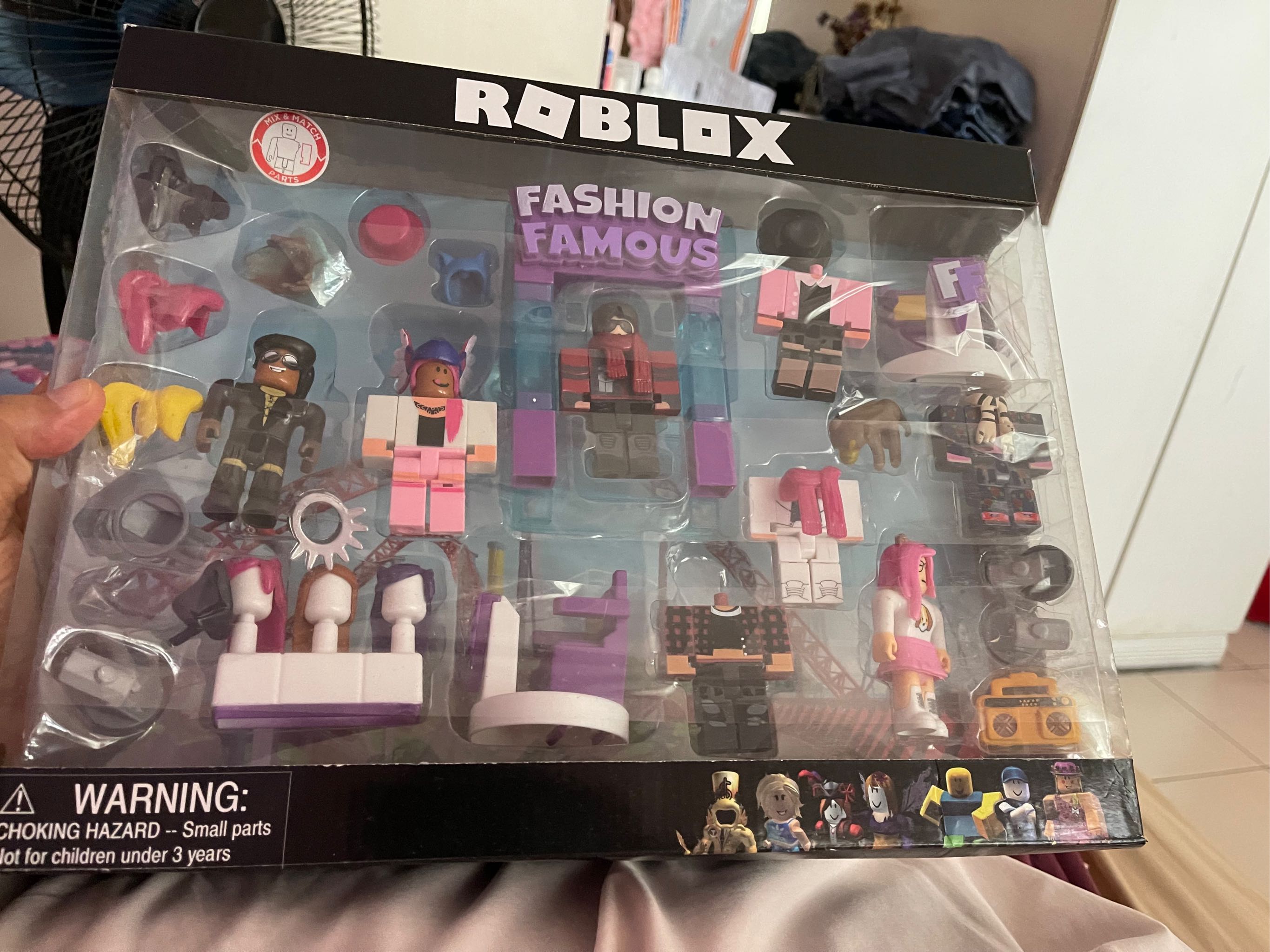 Brinquedo Roblox Fashion Famous 26 Peças Jazwares 19821