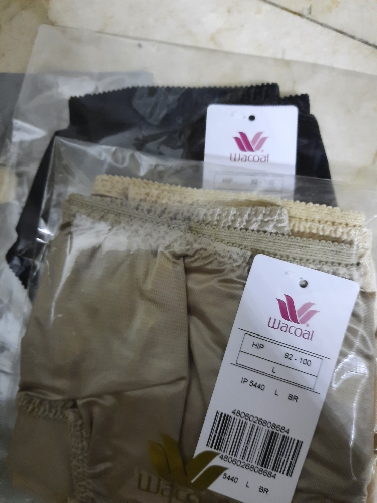 Wacoal IP5440 KA (SEAMLESS PANTY)